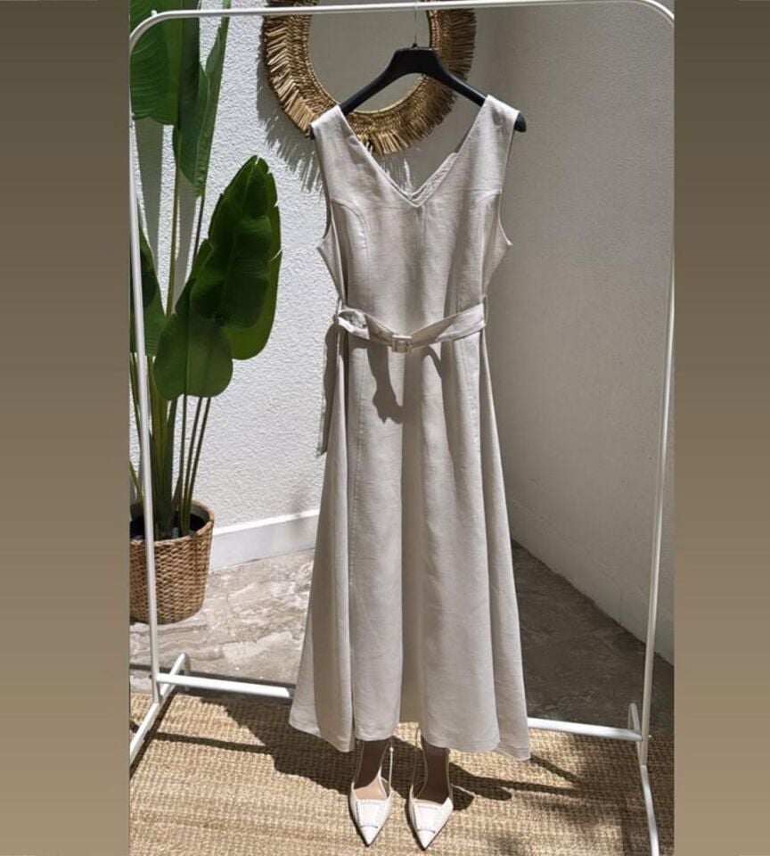 Kuşak Detaylı  V Yaka Keten Midi Elbise