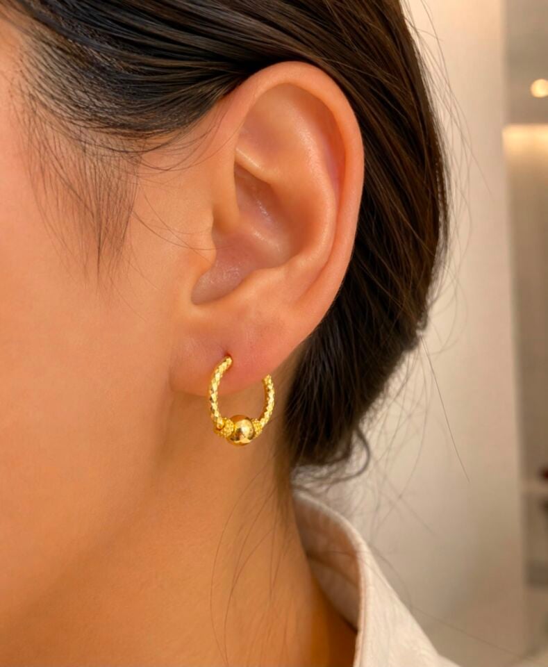 Gold Top Detaylı Halka Küpe