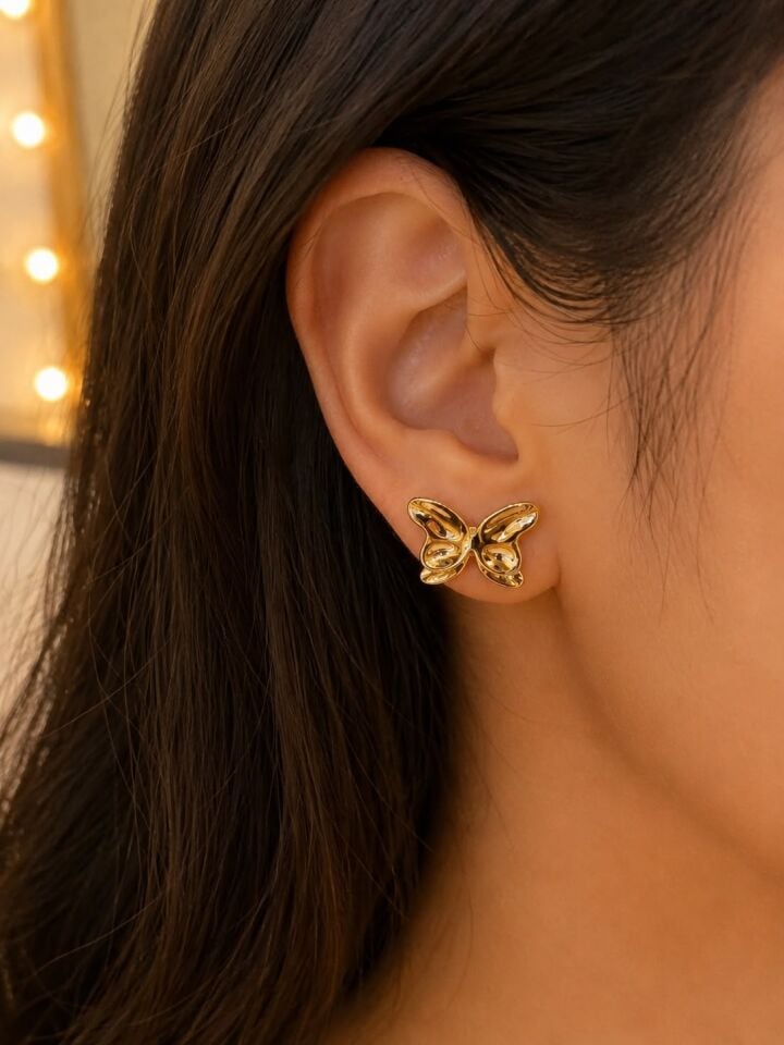 Gold Kelebek Figürlü Küpe