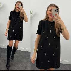 Taş Detaylı Yarım Kollu Tarz Elbise Siyah