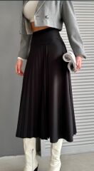 Krep Kumaş Içi Şortlu Yanı Yırtmaçlı Uzun Etek Siyah