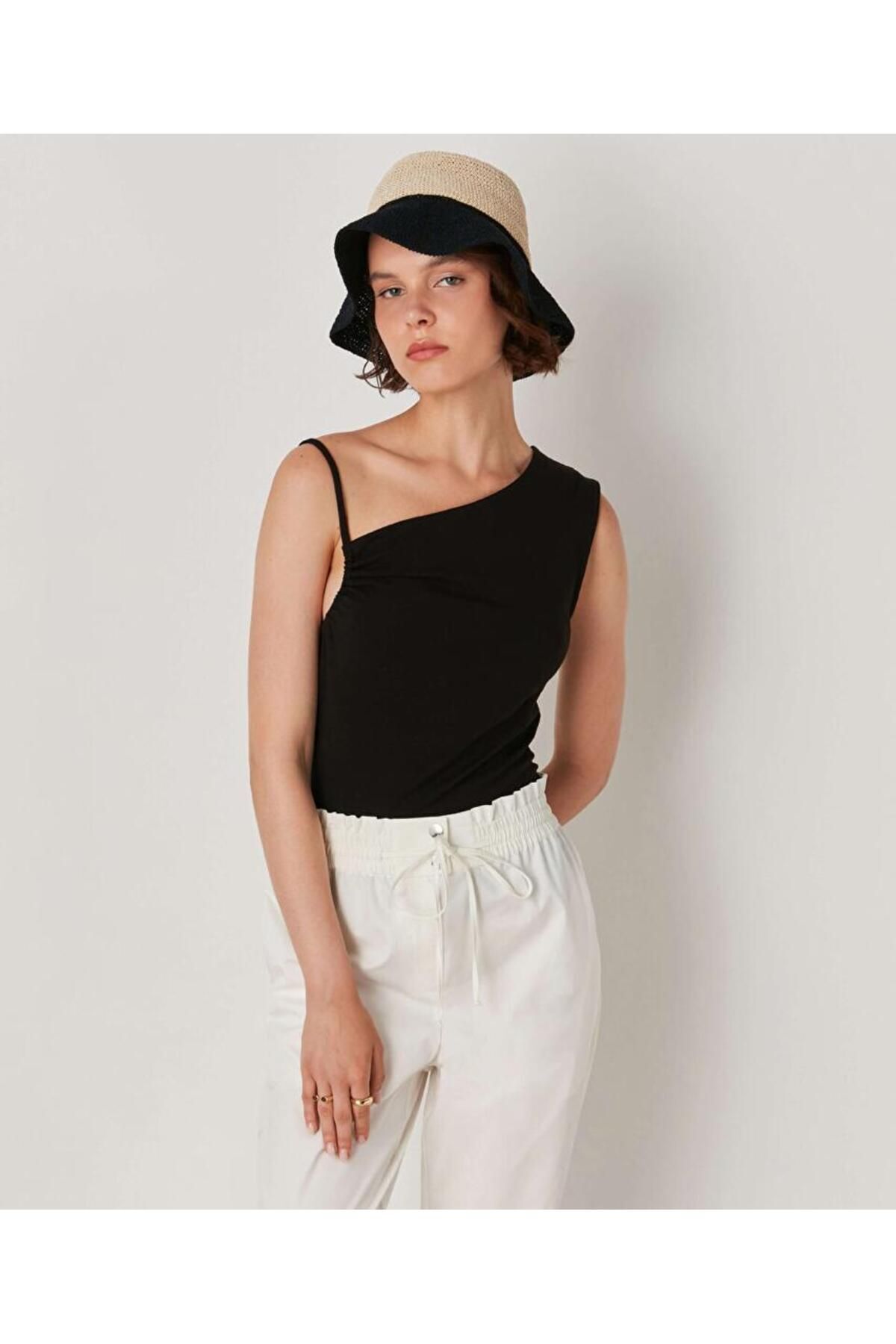 Kadın Tek Kol Askılı Kolsuz Bluz Siyah