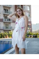 Çiçek Desenli Şifon Astarlı Tam Kalıp Askılı Beyaz Elbise