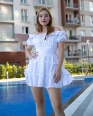 Poplin Kumaş Beli Detaylı Dar Kalıp Etek Ve Yaka Kısımları Fırfırlı Mini Elbise M - Beyaz