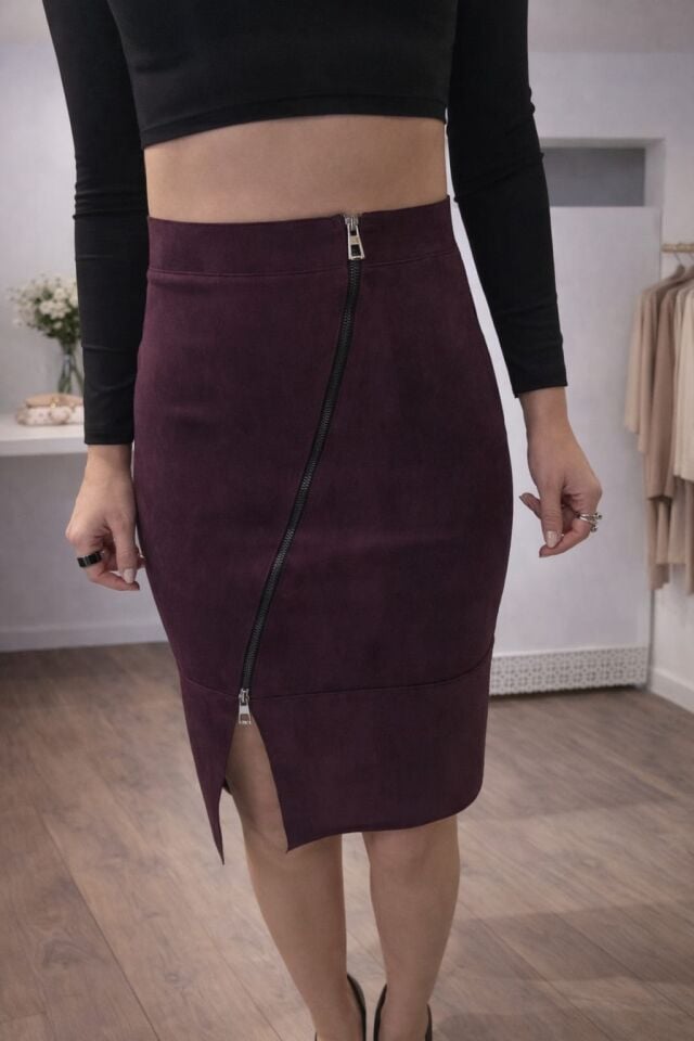 Fermuar Detaylı Nubuk Kalem Etek