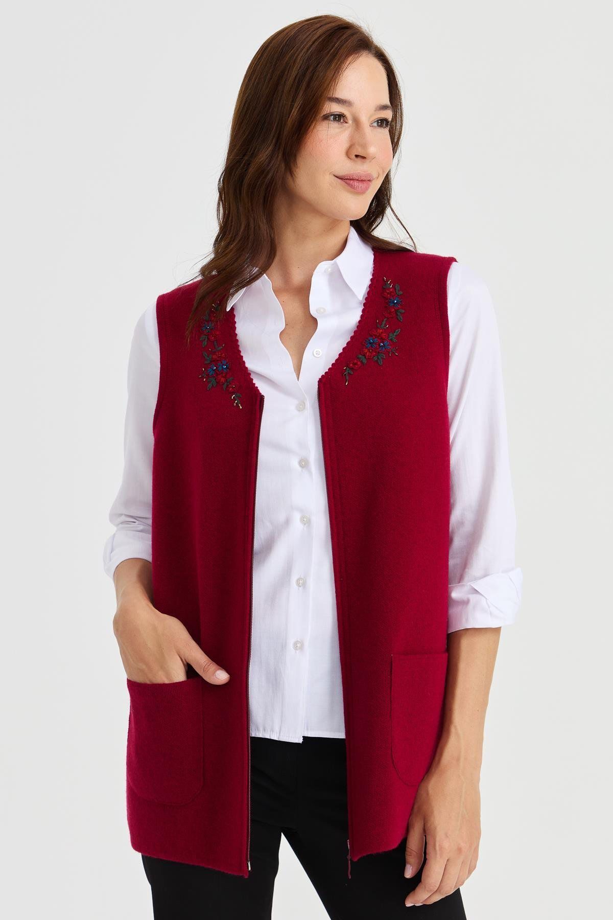 Nakış Detaylı Fermuarlı Triko Yelek
