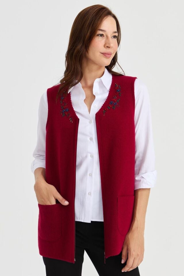 Nakış Detaylı Fermuarlı Triko Yelek