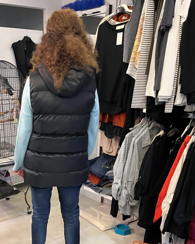 Kapüşonlu Şişme Uzun Yelek – Siyah