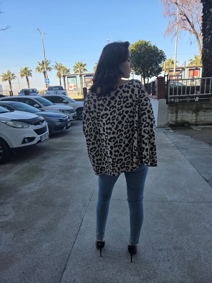 Leopar Desenli Oversize Pamuklu Bluz