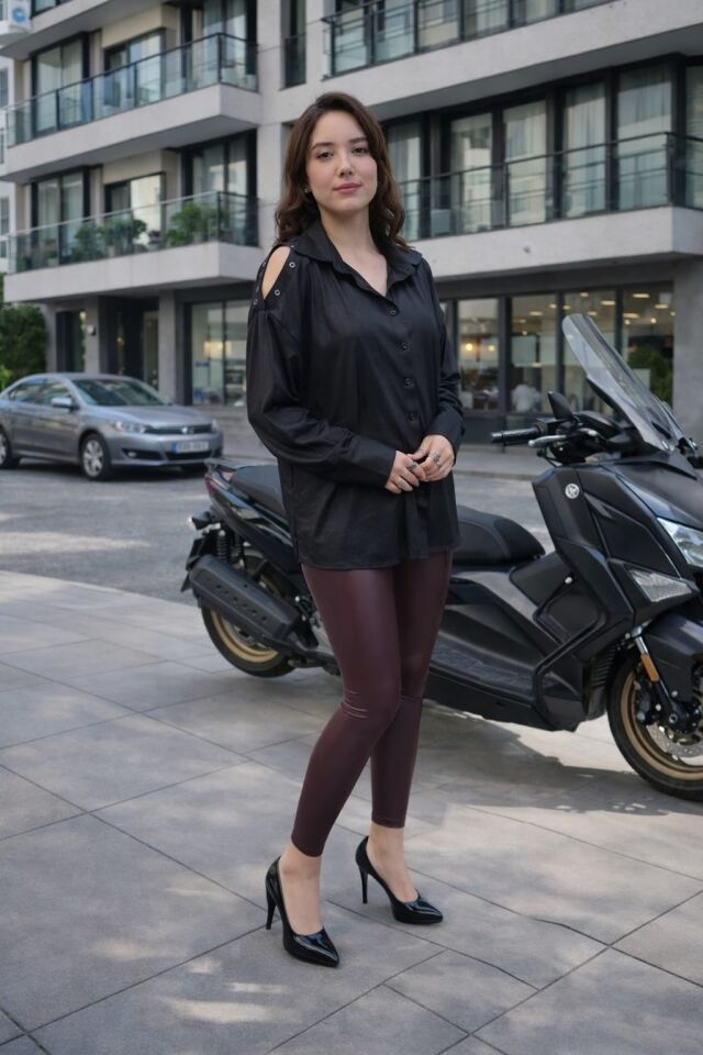 Deri Görünümlü Bordo Yüksek Bel Tayt – Toparlayıcı & Esnek