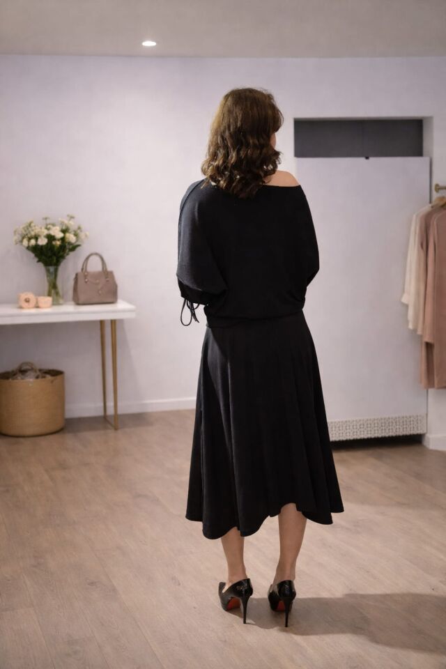 Asimetrik Yaka Deri Görünümlü Detaylı Siyah İkili Takım