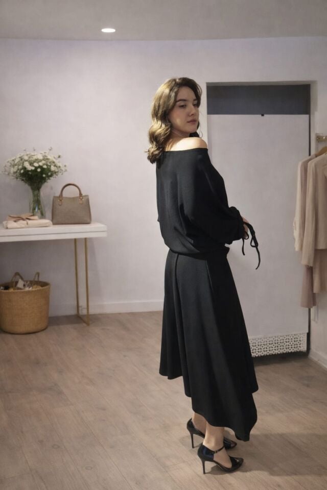 Asimetrik Yaka Deri Görünümlü Detaylı Siyah İkili Takım