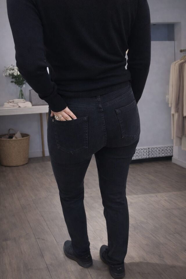 Yan Taş Detaylı Toparlayıcı Jean L - Siyah