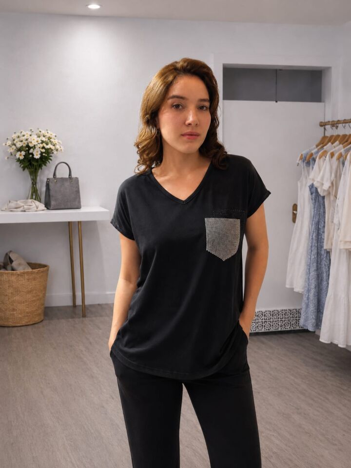 Taş Cepli V Yaka Siyah Basic Bluz