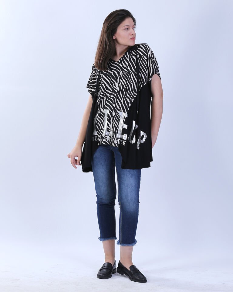 Zebra Desenli Ve Yazı Detaylı Asimetrik Kesim Bluz S