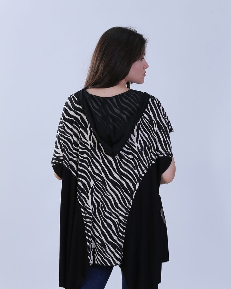 Zebra Desenli Ve Yazı Detaylı Asimetrik Kesim Bluz S