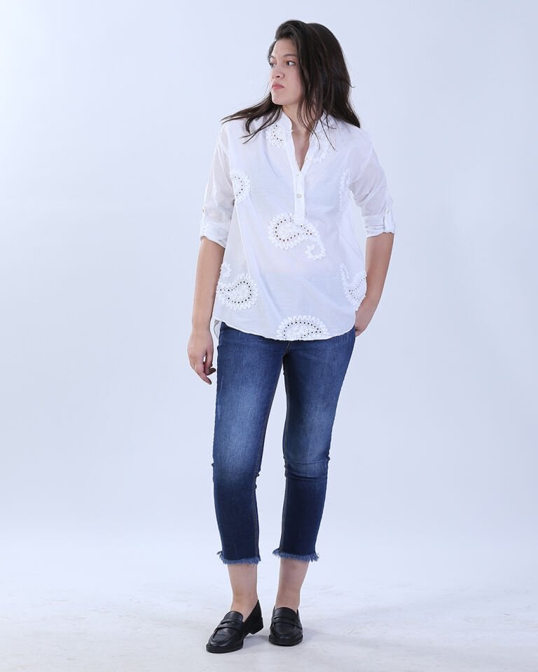 Etnik Desenli V Yaka Rahat Gömlek (Standart Beden)