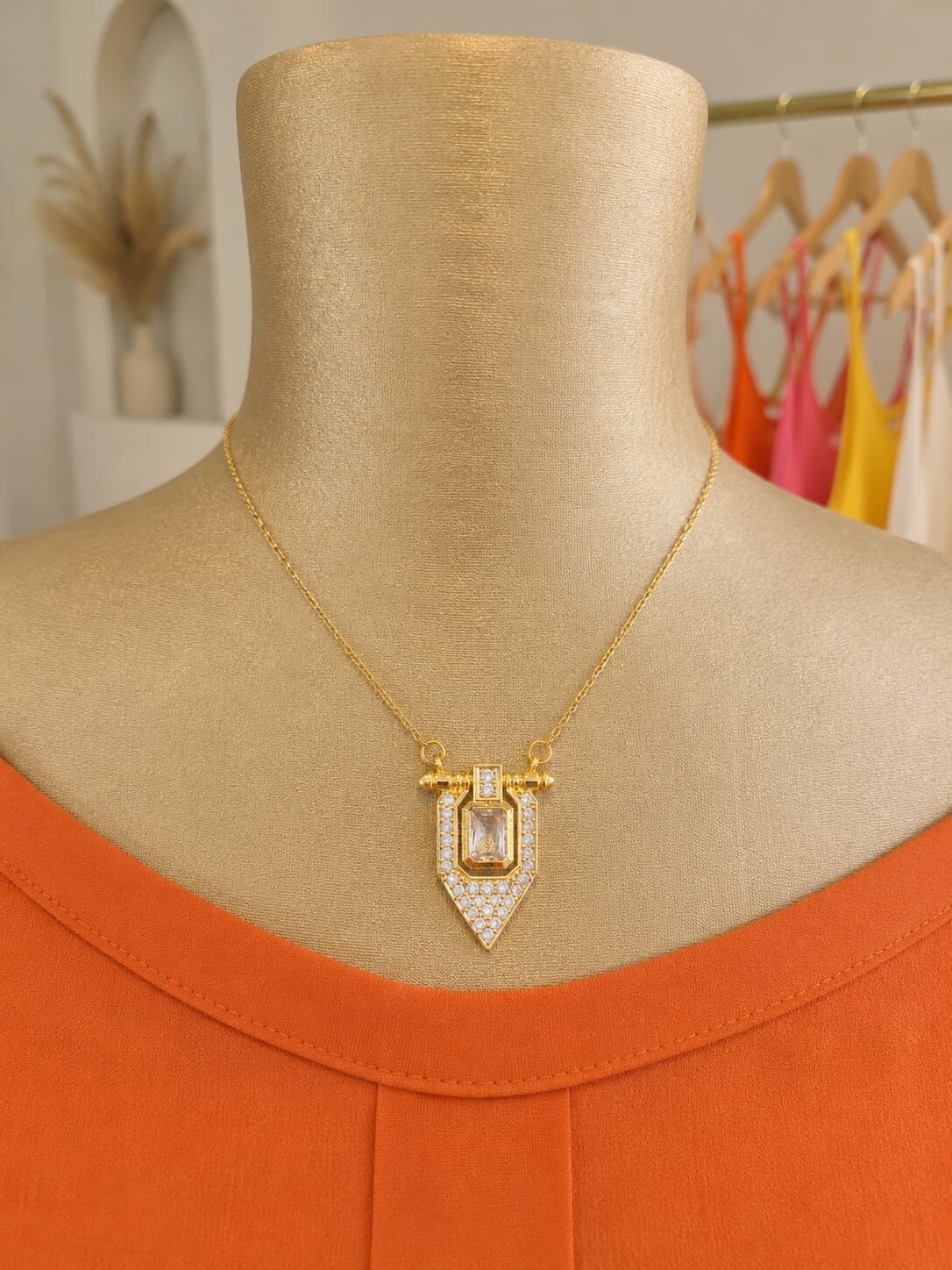 14K Gold Zirkon Taşlı Geometrik Uçlu Kolye