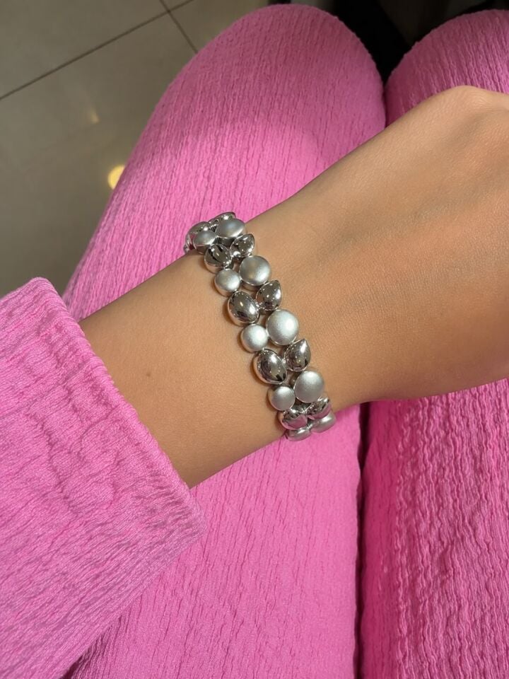 Metalik Boncuk Detaylı Gümüş Renk Bileklik