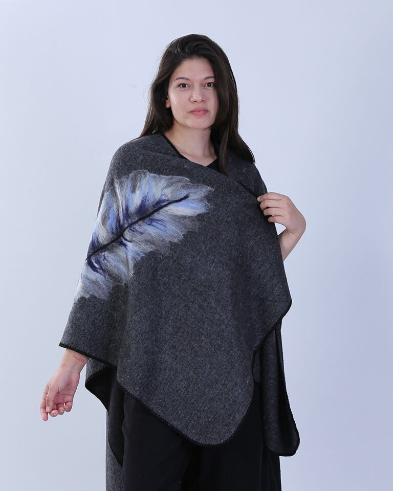 Keçe İşlemeli Oversize Panço
