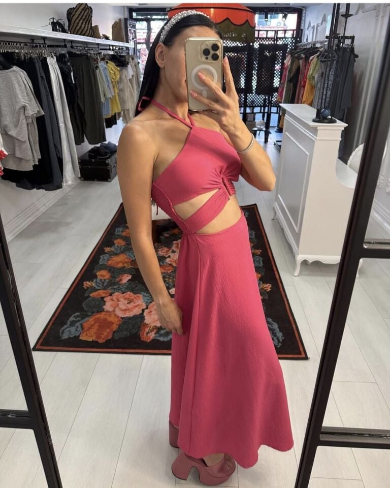 Cut-Out Detaylı Fuşya Elbise
