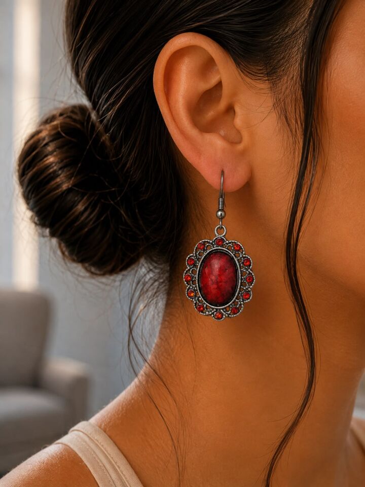 Kırmızı Taşlı Vintage Oval Sallantılı Küpe