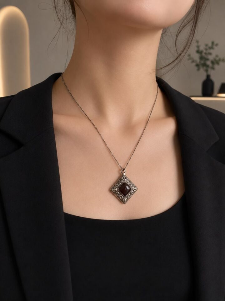 925 Ayar Gümüş Vintage Taşlı Kolye
